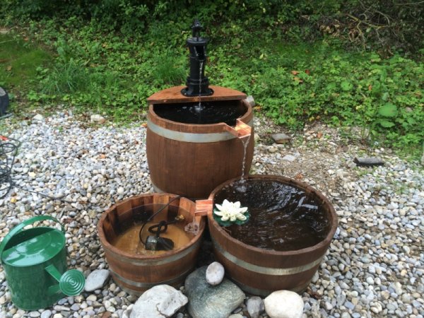 Kleine Holzfass Triade, Holzfass Wasserspiel